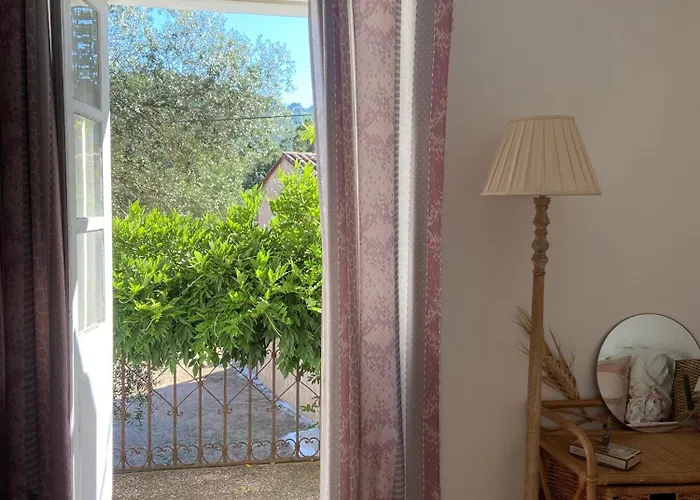 Les Rosiers - Garance فندق مبيت وإفطار كونكا